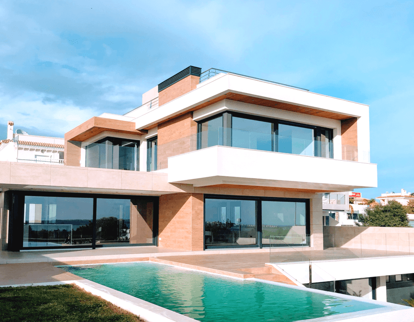 Scratch-resistant ultra-clear aluminum window